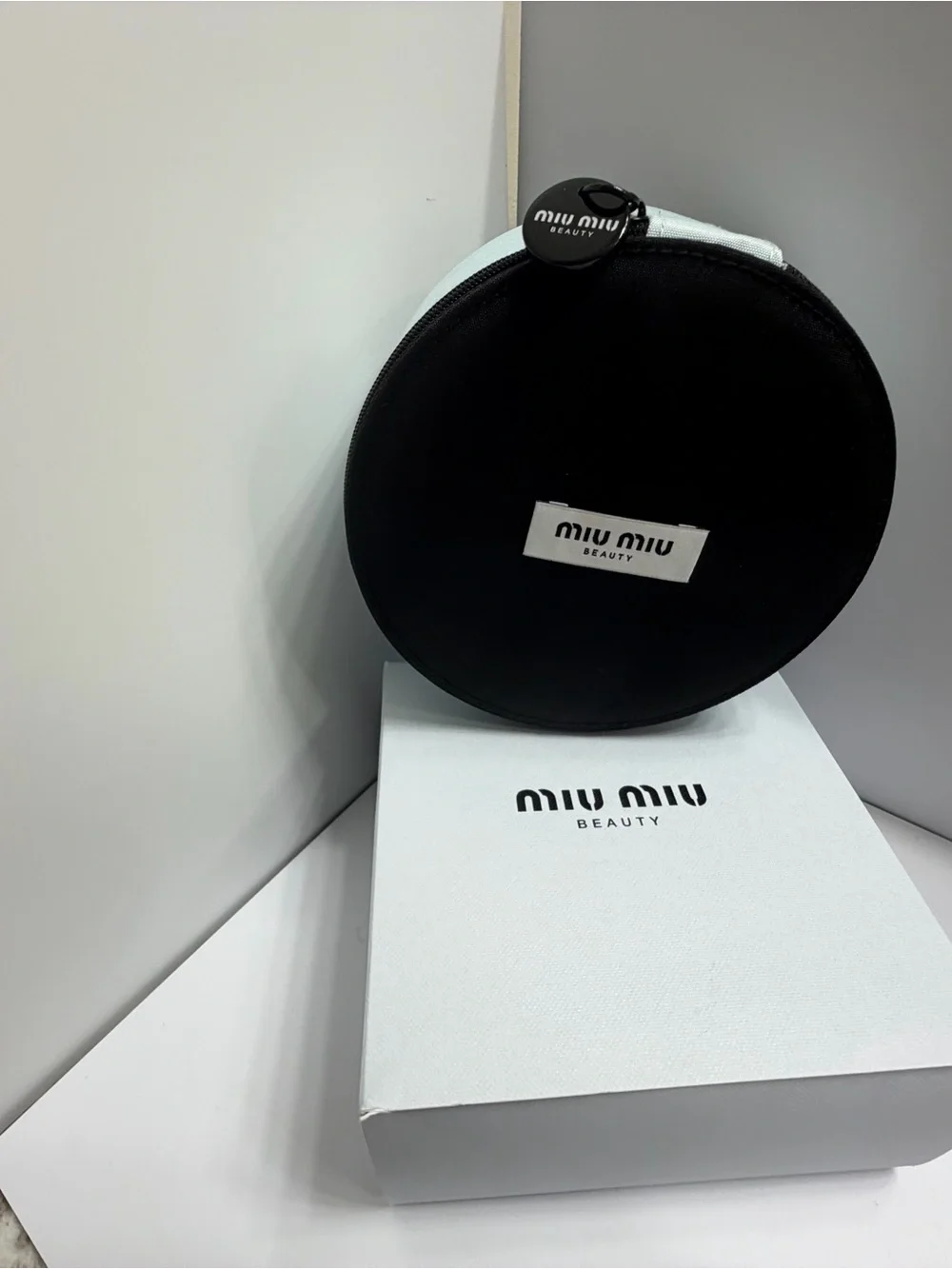 🎡🎡Miu Miu Black Round Cosmetic Pouch